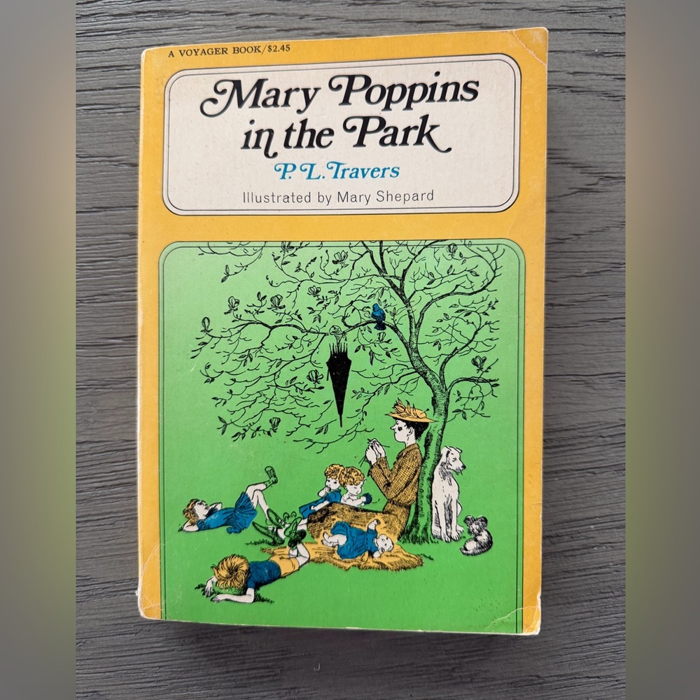 Vintage Mary Poppins in the Park Book from mid-late 1970s